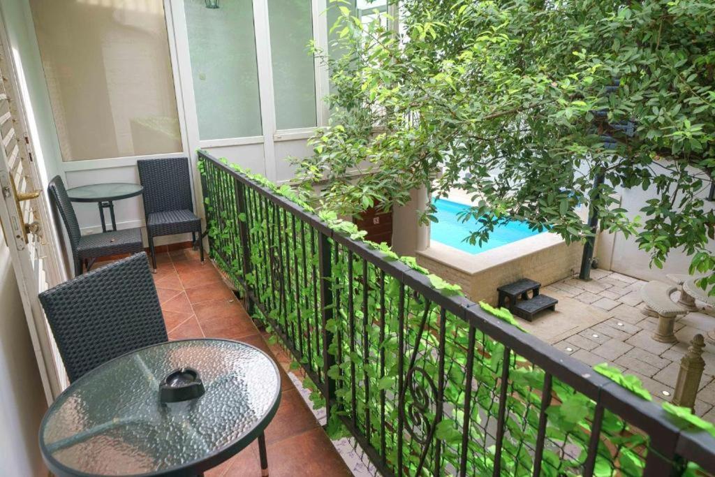 Heritage In Center With Pool- *