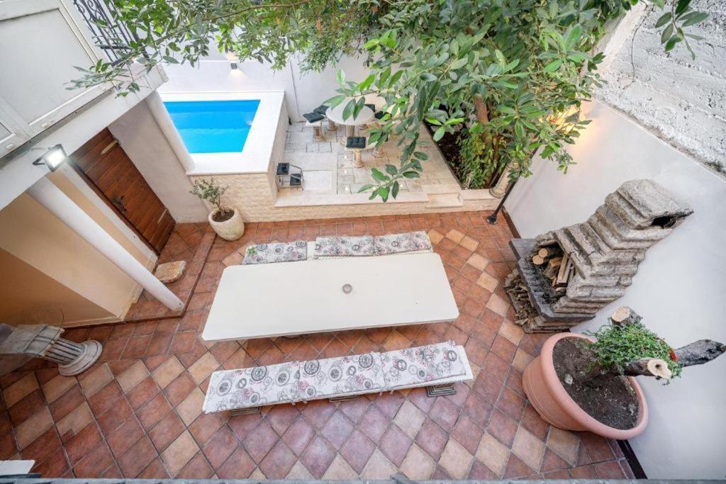 Heritage In Center With Pool- *