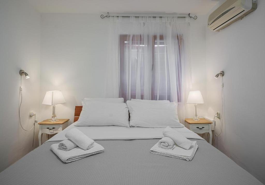 Apartment Heritage In Center With Pool- Vodice
