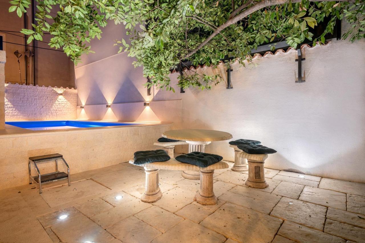 Heritage In Center With Pool- Apartment Vodice