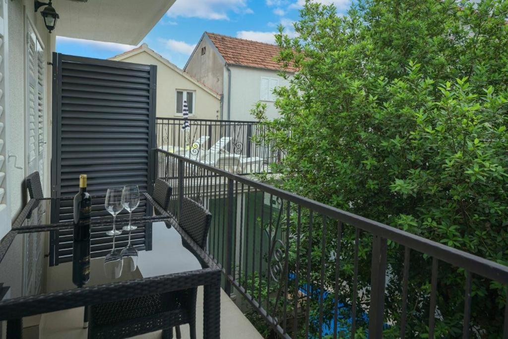 Heritage In Center With Pool-